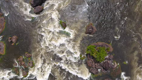 Vertikale-Drohne-Von-Stromschnellen-(Saut-Maripa)-Fluss-Oiapoque-Französisch-Guayana-Brasilien